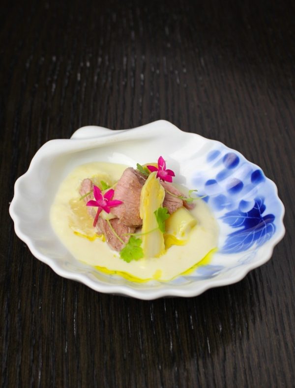 北海道産仔羊とホワイトアスパラガス　￥1,400