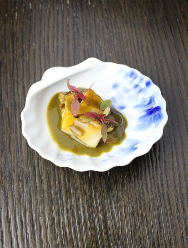 蝦夷鮑と焼茄子　肝バターソース　￥2,000