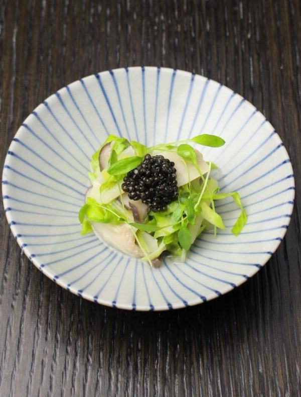 うるいと大黒しめじのぬた和え　キャビア添え　￥1,600