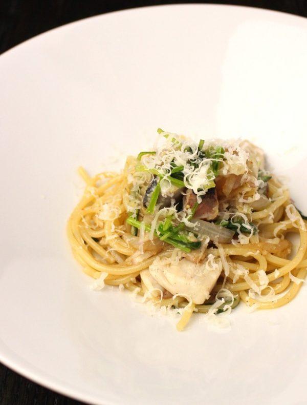 寒鰆と蕪の淡路製麵生パスタ　壬生菜とパルメザンチーズ　￥2,300