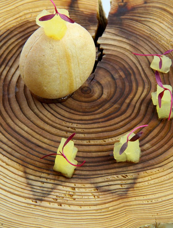 Foie gras monaka (Japanese wafer)